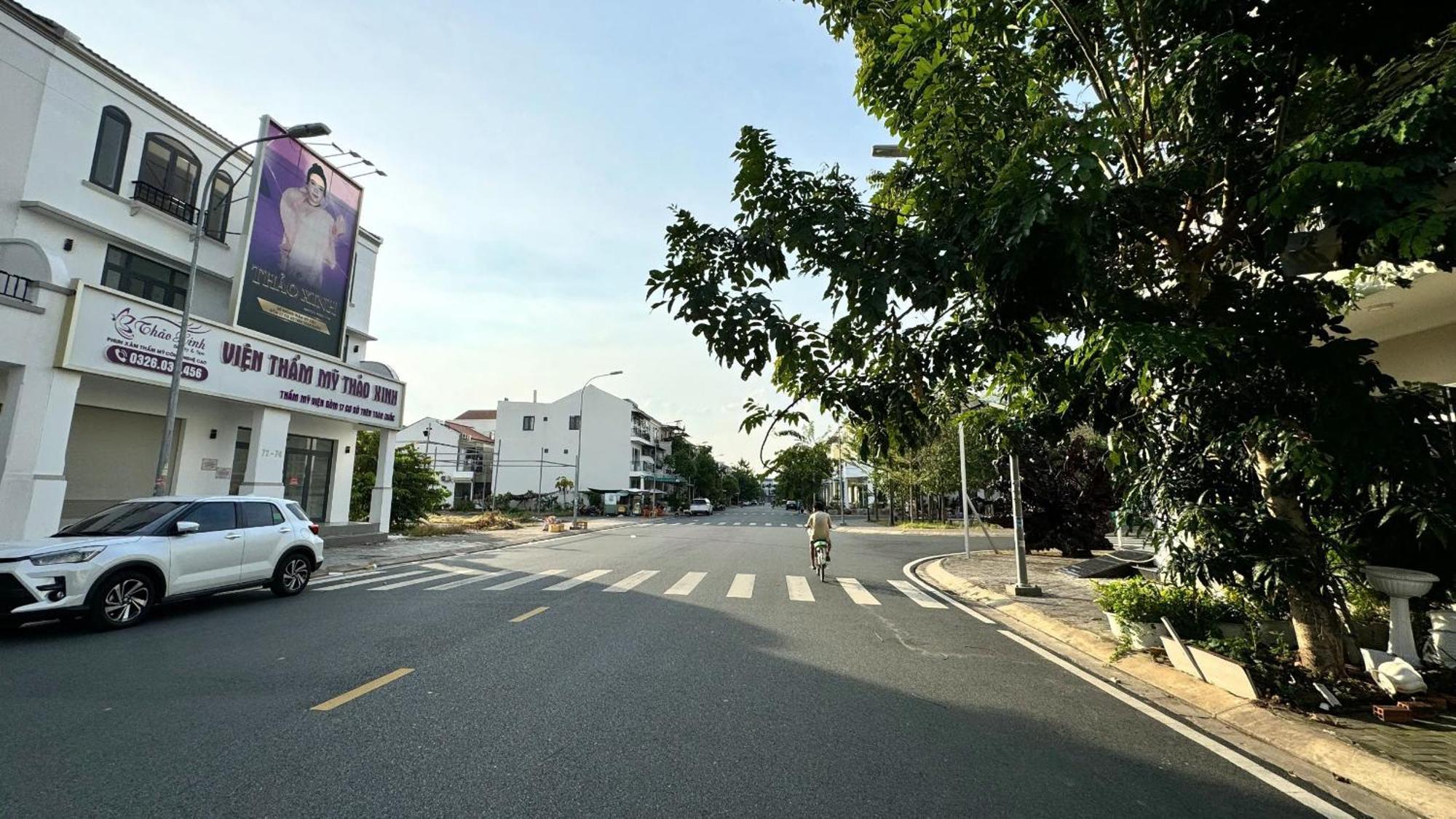 La Homestay Long Xuyên 外观 照片