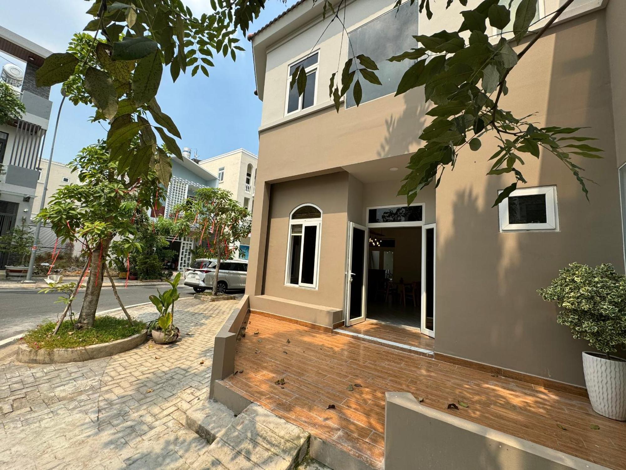 La Homestay Long Xuyên 外观 照片