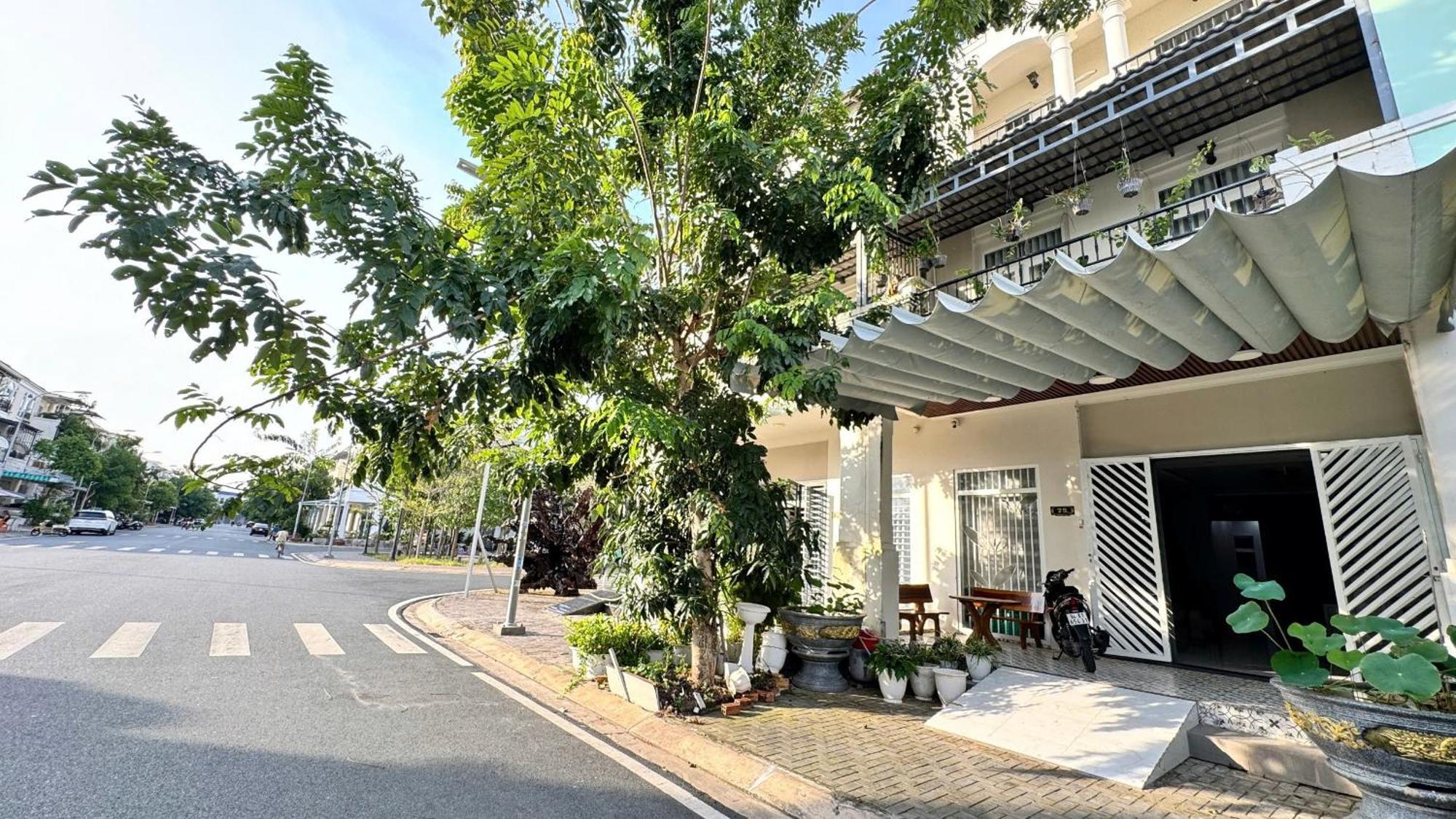 La Homestay Long Xuyên 外观 照片